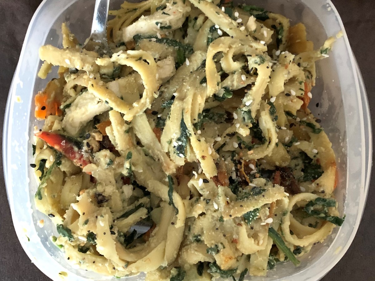 Roasted Red Pepper Pasta + Easy Vegan&nbsp;Sauce!